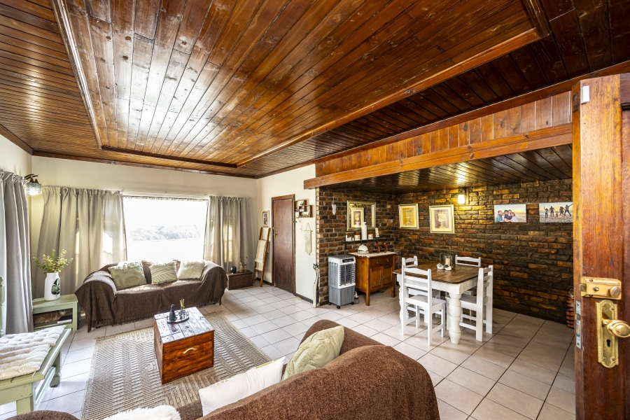 3 Bedroom Property for Sale in Summerpride Eastern Cape
